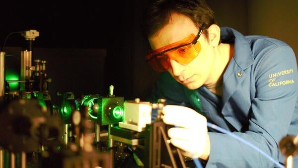 Fariborz Kargar uses the Brillouin spectrometer system