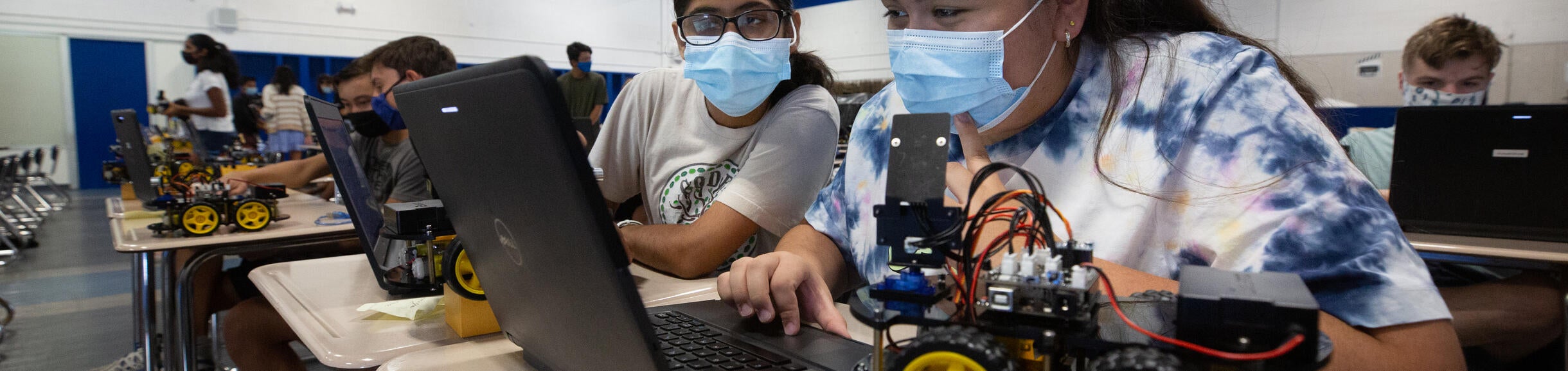 students working on robotics project